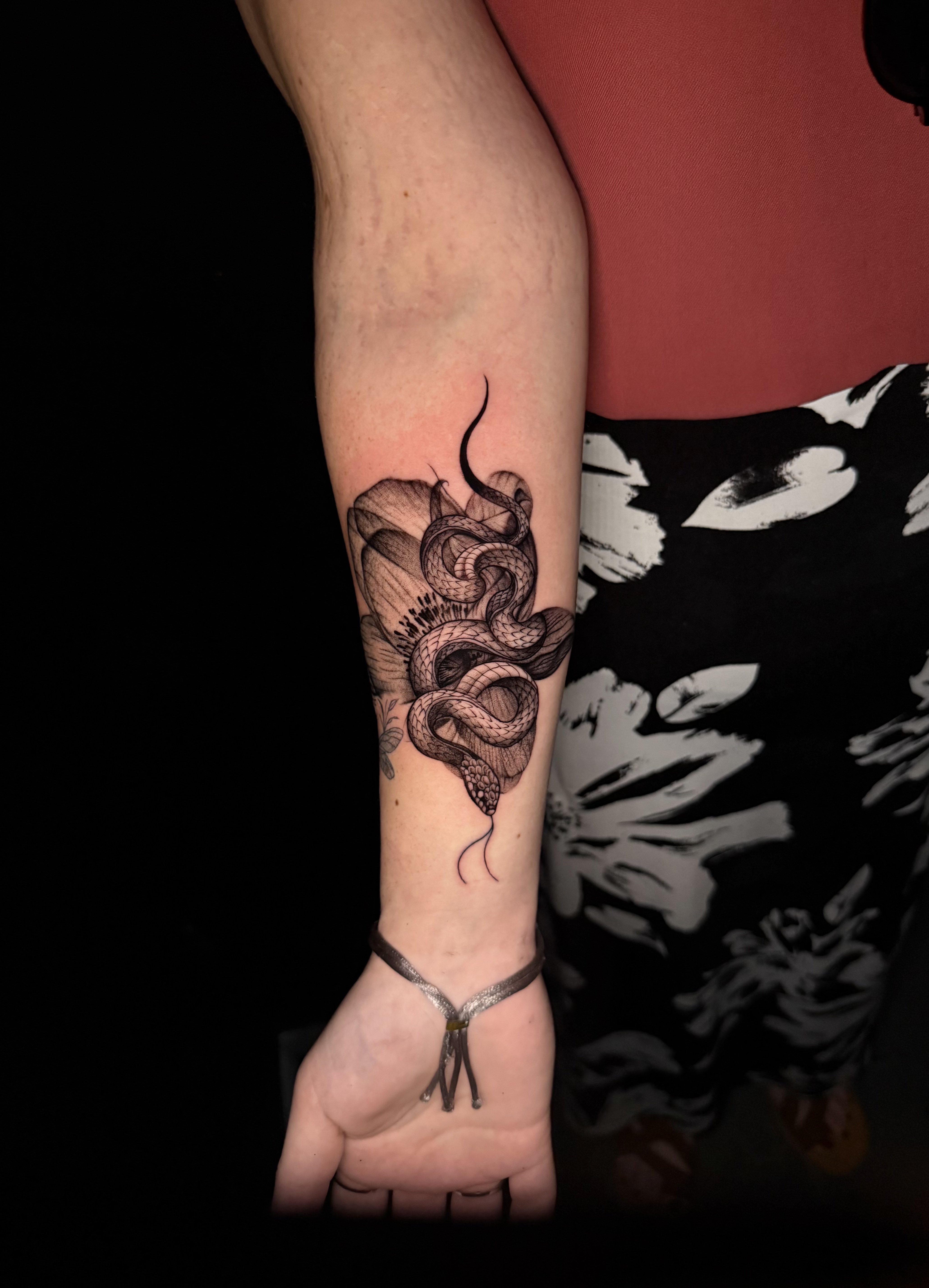 Bio-organic sleeve by Ez'zer